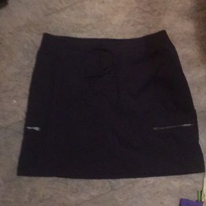 Tennis skirt with shorts underneath. Size xl